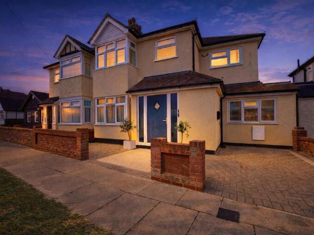 House for sale in Oxenden, The Bridge