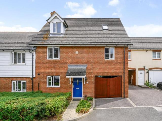 House for sale in Cheeseman's Green, Bridgefield