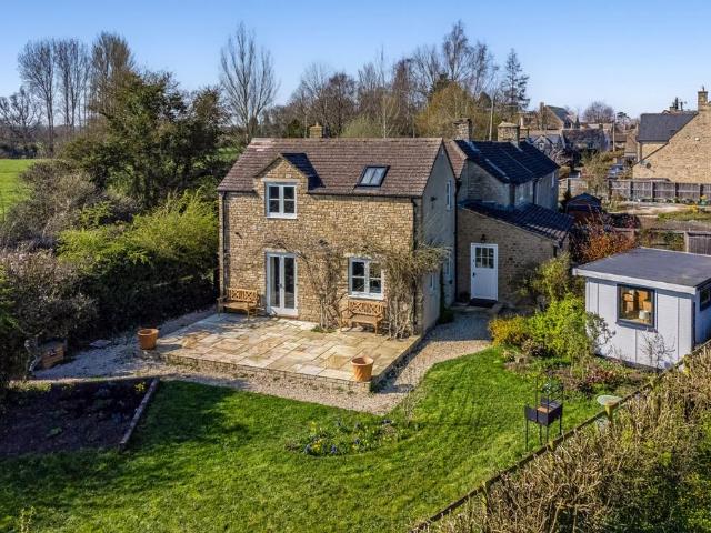 House for sale in Oaksey