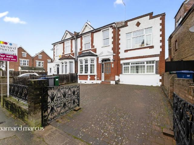 House for sale in Brunswick Park, Greater London