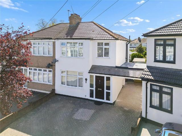 House for sale in Elm Park, Greater London