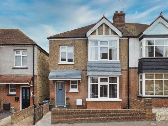 House for sale in Upton, Acol