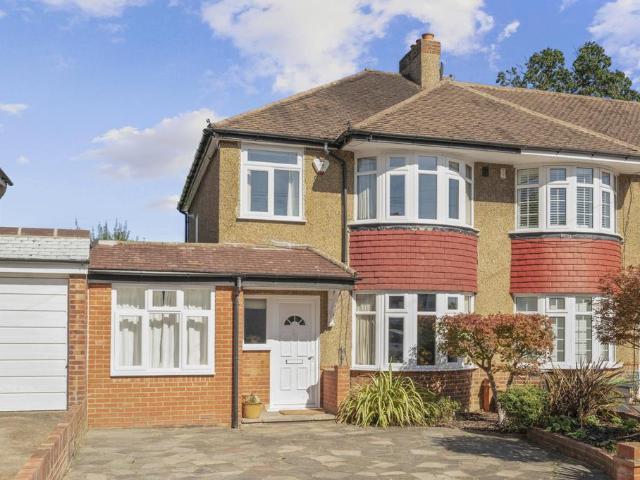 House for sale in Royal Borough of Kingston upon Thames, Greater London