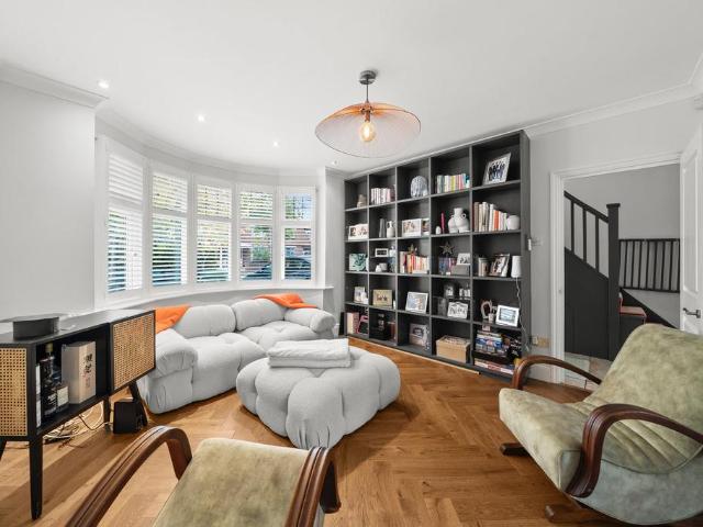 House for sale in Cricklewood, Greater London