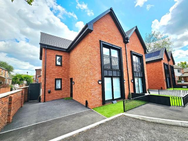 House for sale in Georgia, Greater Manchester