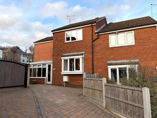 House for sale in Loundsley Green, East Midlands