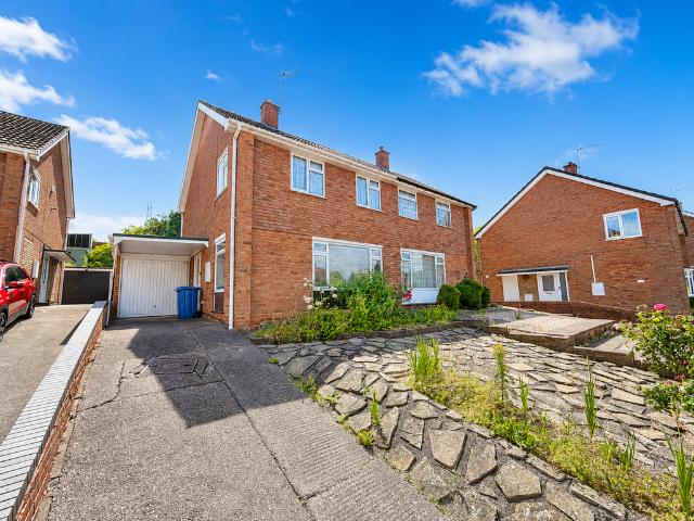 House for sale in Brierley Hill, West Midlands