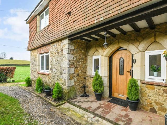 House for sale in Littlecote, West Sussex