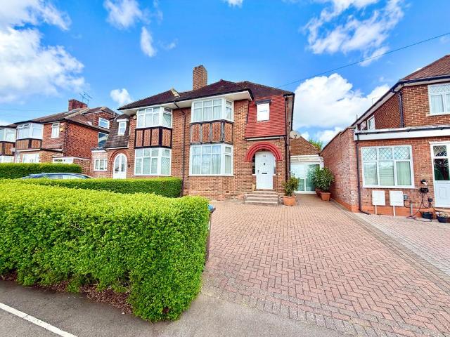 House for sale in Kingsbury, Greater London