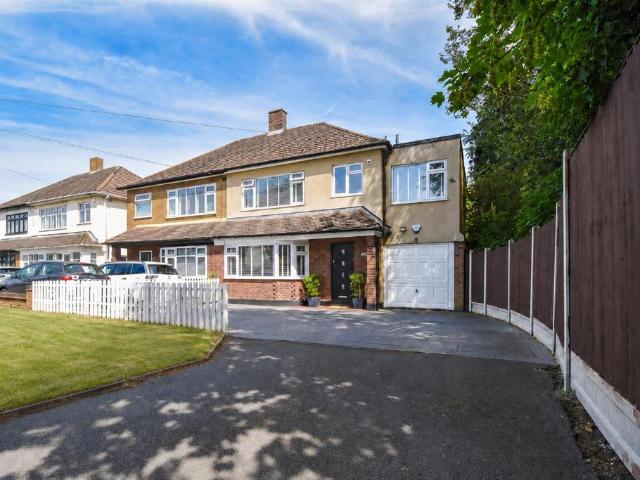 House for sale in Gidea Park, Greater London