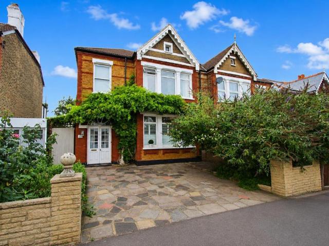 House for sale in Wallington, Greater London