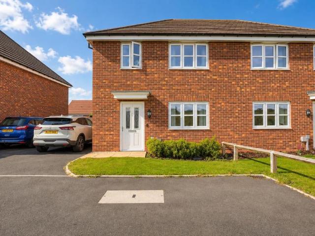 House for sale in Barton In Fabis, East Midlands