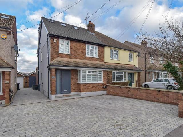 House for sale in Queens Park, Billericay