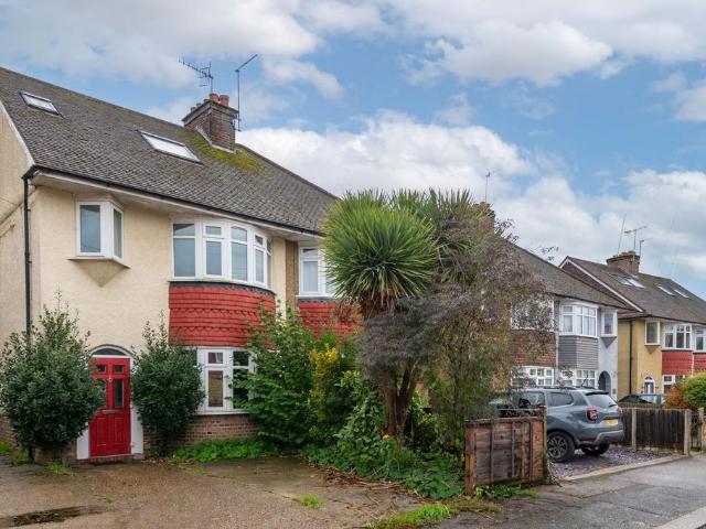 House for sale in Red Hill, Surrey