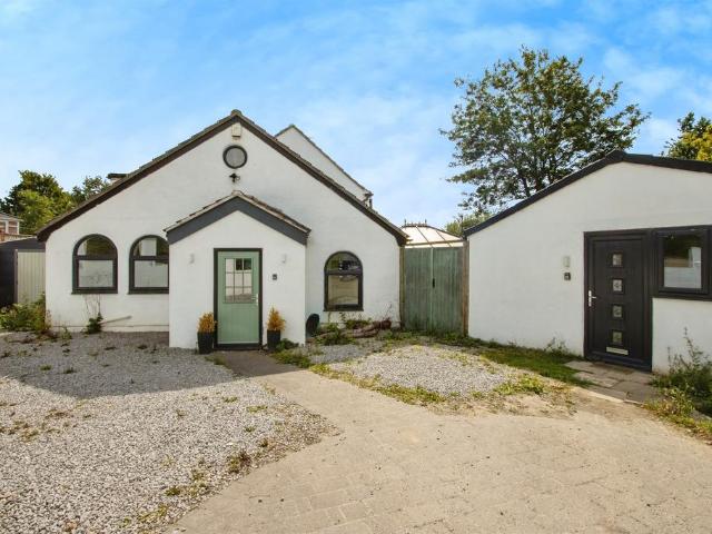 House for sale in South Hiendley, West Yorkshire