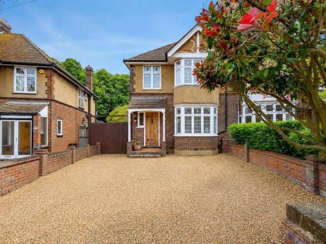 House for sale in Dunstable, Bedfordshire