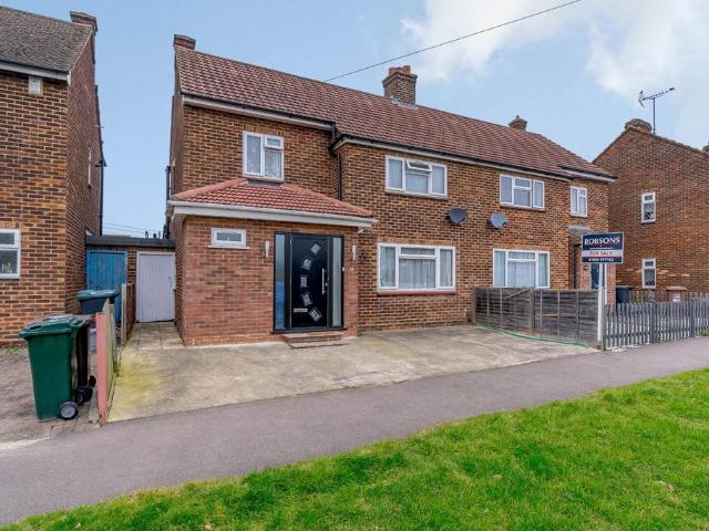 House for sale in The Cedars Estate, Batchworth