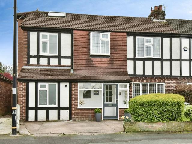 House for sale in Timperley, Trafford Park