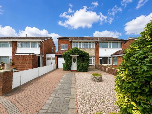 House for sale in Marshside, Southport
