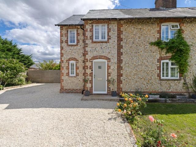 House for sale in Littlecote, West Sussex