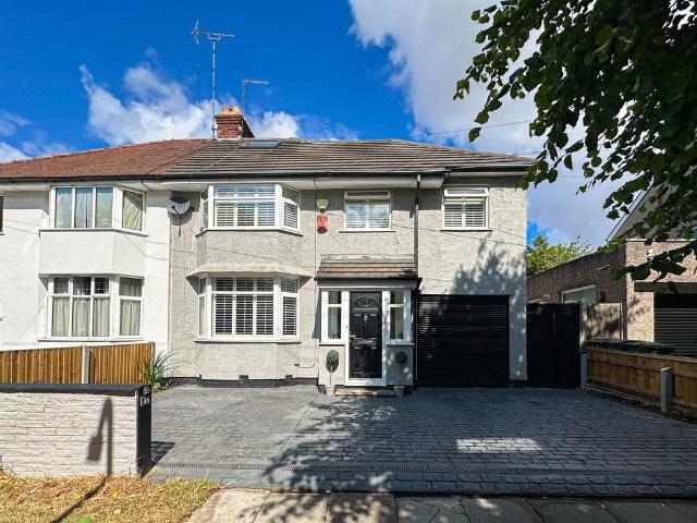 House for sale in Overchurch Hill, Upton
