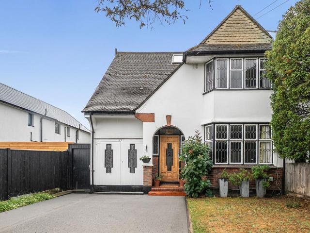 House for sale in Thames Ditton, Elmbridge