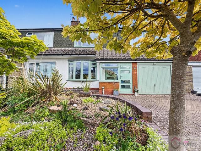House for sale in Kingsley Moor, Staffordshire
