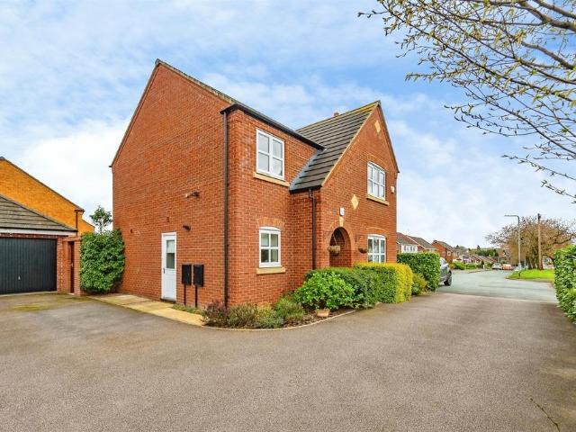 House for sale in Kettlebrook, Staffordshire