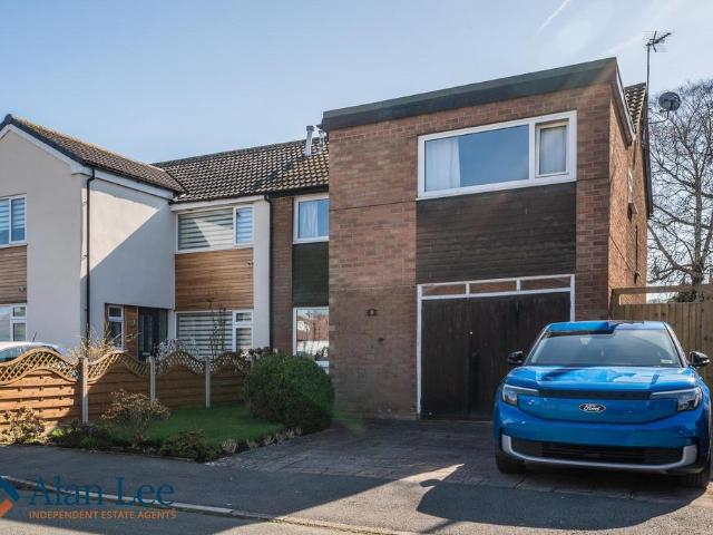 House for sale in Ivy Farm, Macclesfield