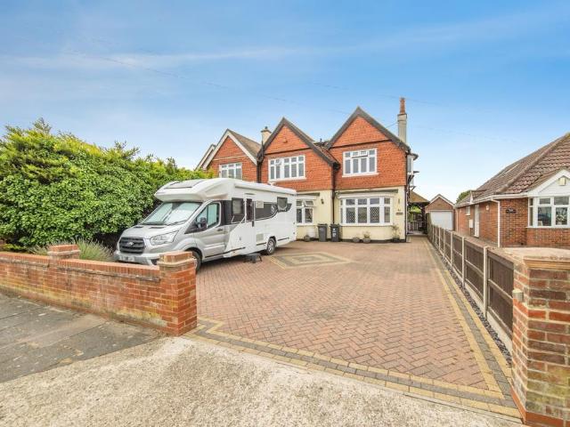 House for sale in Clacton-on-Sea, Tendring