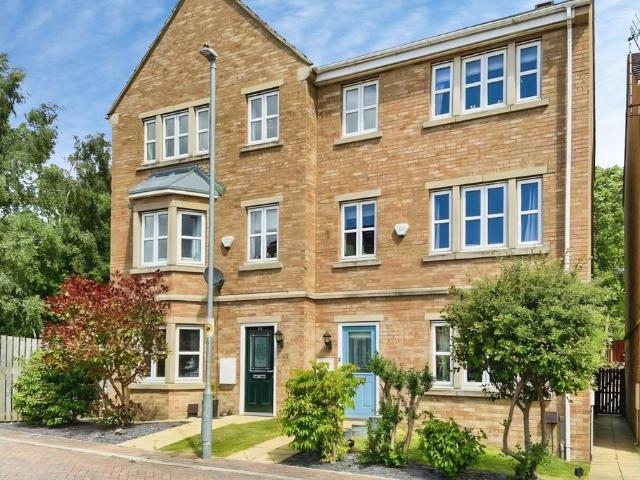 House for sale in Cleckheaton, West Yorkshire