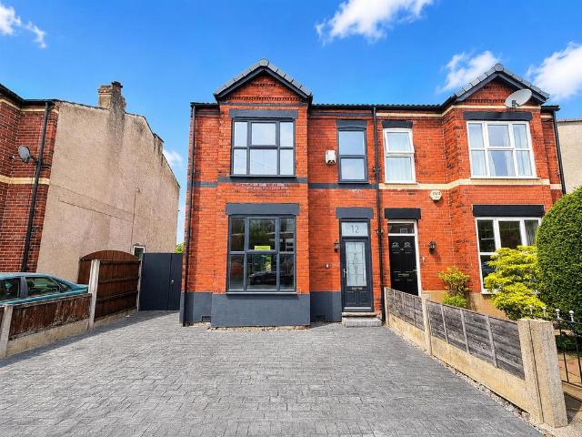 House for sale in Ashton upon Mersey, Trafford Park
