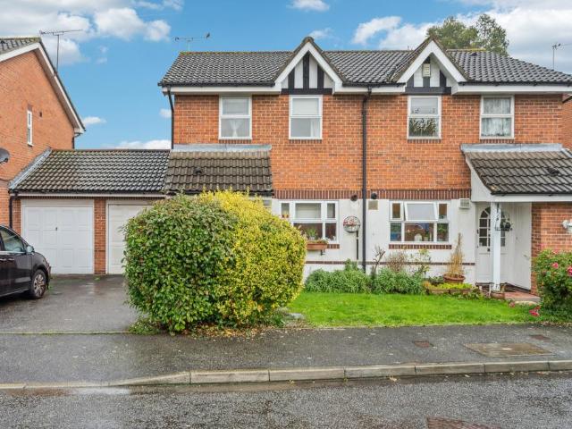House for sale in Pinner, Greater London