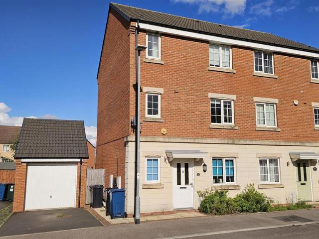 House for sale in Barton In Fabis, East Midlands