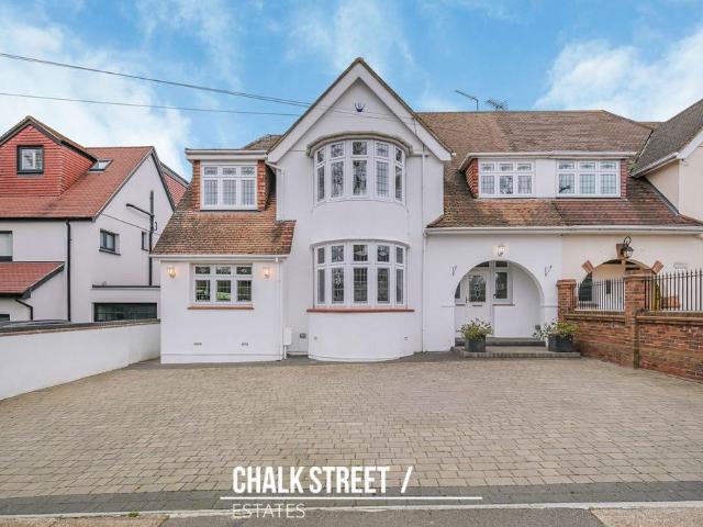 House for sale in Hornchurch, Greater London