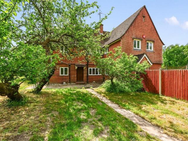 House for sale in Minley, Hart