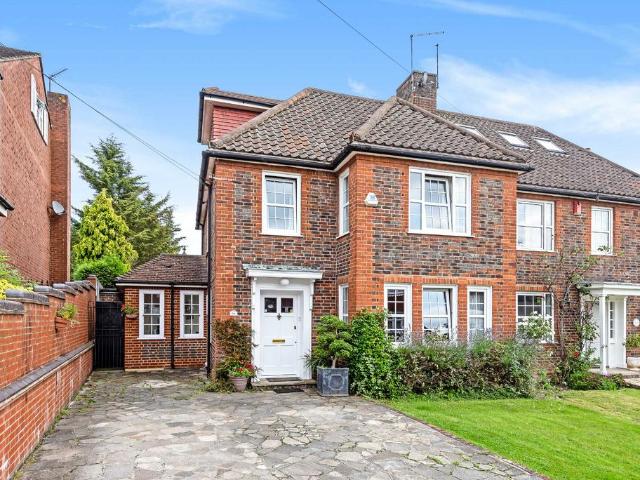 House for sale in London Borough of Barnet, Greater London