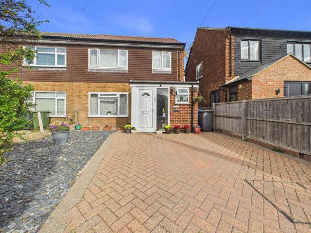 House for sale in Old Windsor, Windsor and Maidenhead