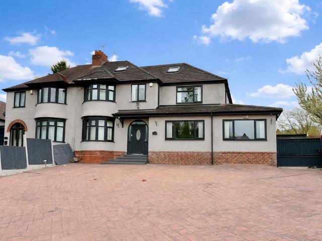 House for sale in Haden Hill, Fold Hill