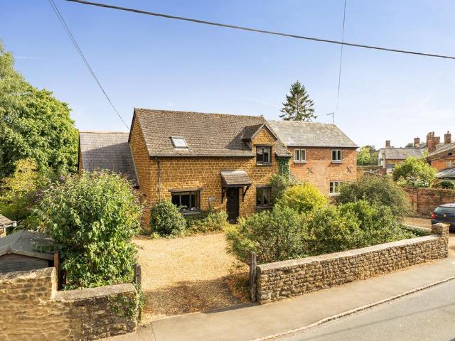 House for sale in Evershot, Oxfordshire