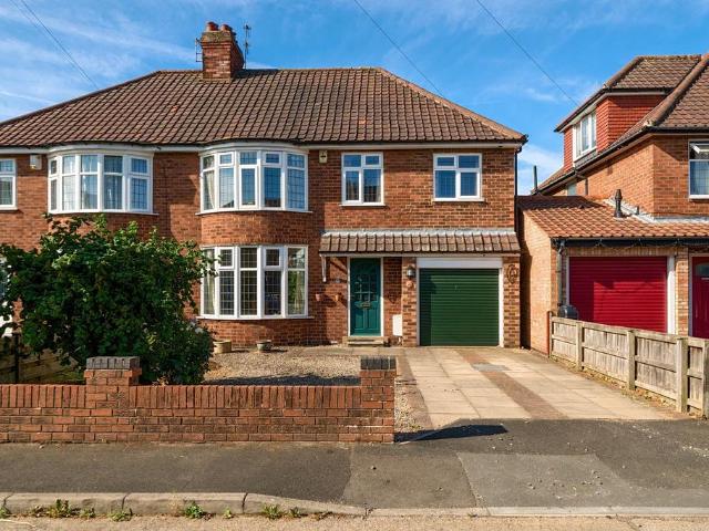 House for sale in High Field, York