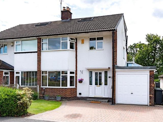 House for sale in Cookridge, West Yorkshire