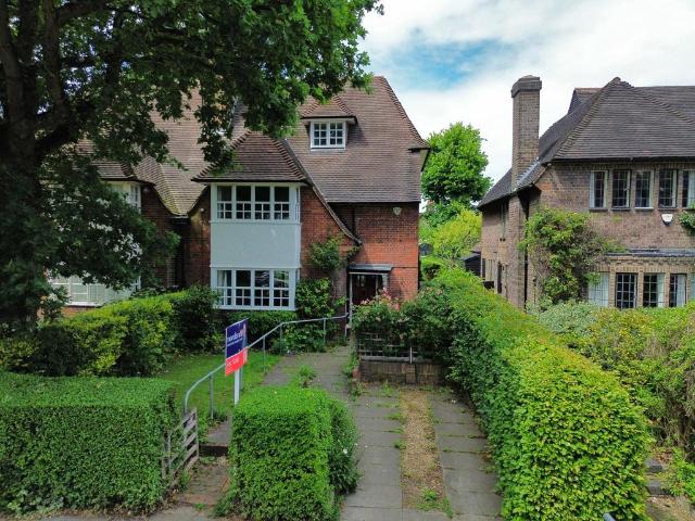 House for sale in Golders Green, Greater London