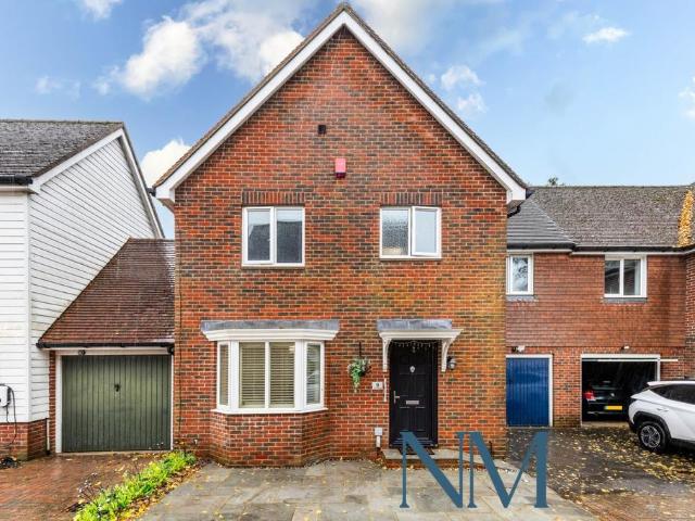 House for sale in Slaugham, Perryfields