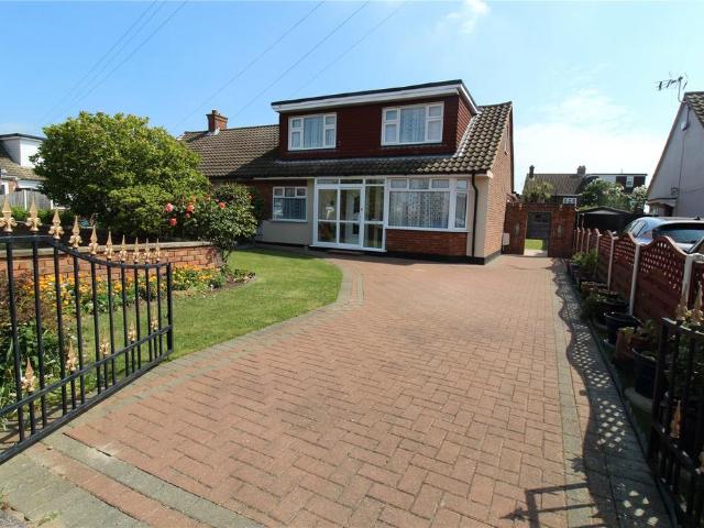House for sale in Stroud Green, Barling