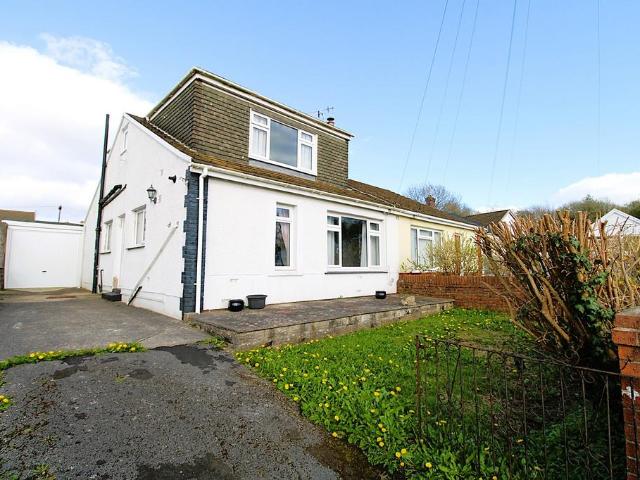 House for sale in Sarn, Wales