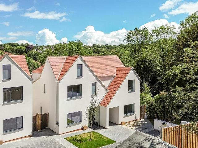 House for sale in London Borough of Croydon, Purley