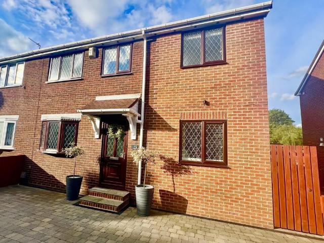 House for sale in Normanton and Altofts, West Yorkshire