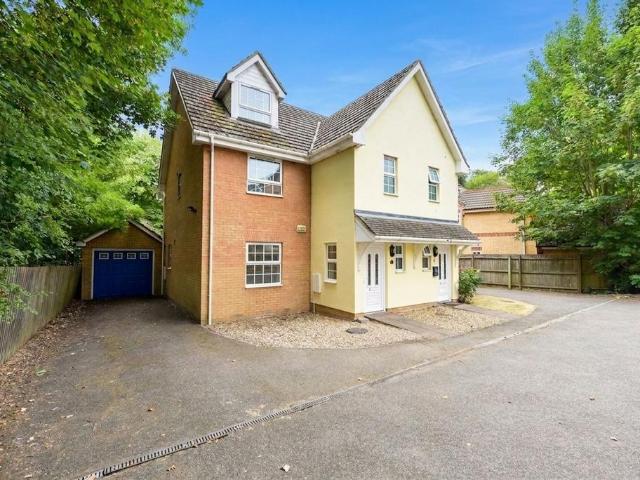 House for sale in Huntingdon