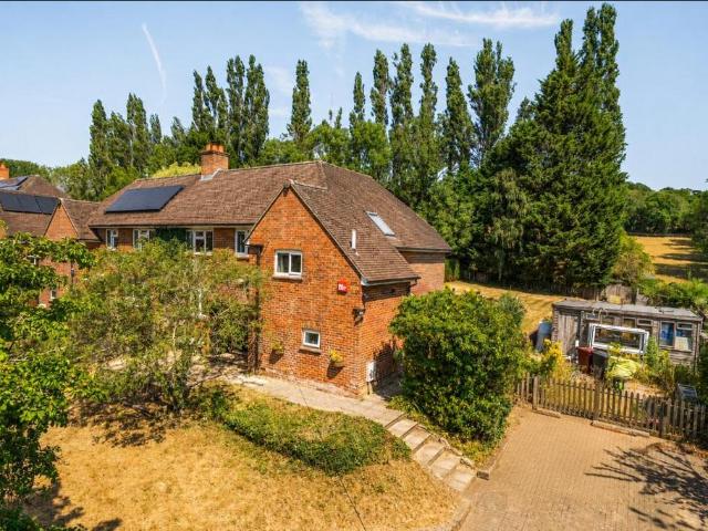 House for sale in Littlecote, West Sussex